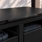 2er Mülltonnenbox Schwarz – Detail des aufklappbaren Deckels mit schwarzem Griff